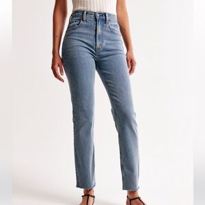 Abercrombie Ultra High Rise Ankle Straight Jean size 25
